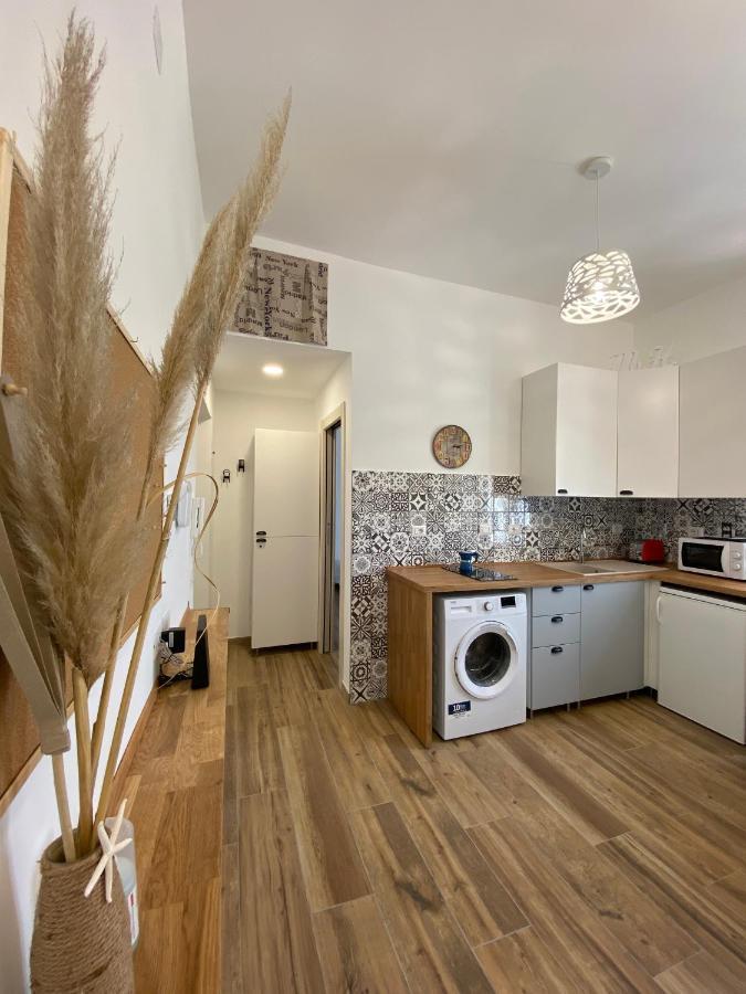 Menasihome Rome Buitenkant foto