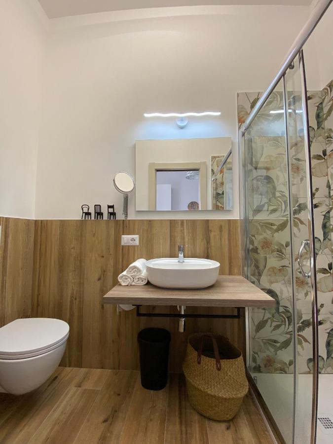 Menasihome Rome Buitenkant foto
